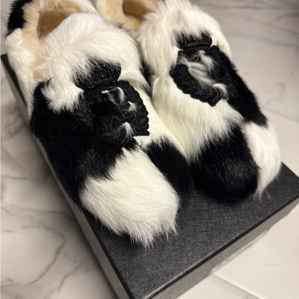 Australia Luxe Collective Harry Wolf Black and White Furry Slippers Brand New